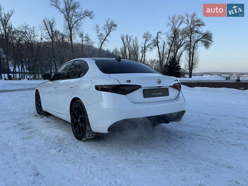 Седан Alfa Romeo Giulia 2020 в Киеве