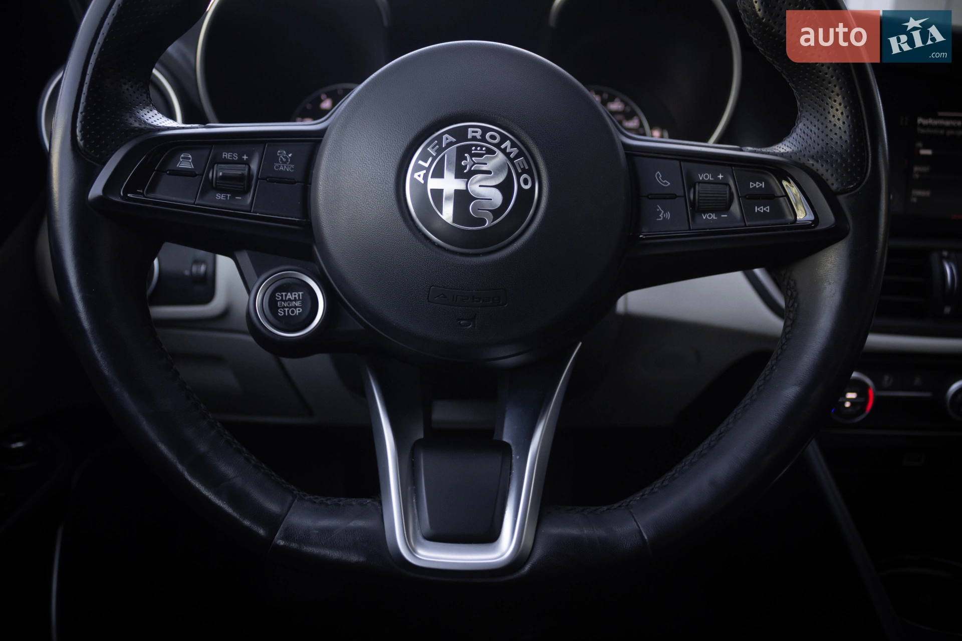 2020 Alfa Romeo Giulia - мініатюра 15