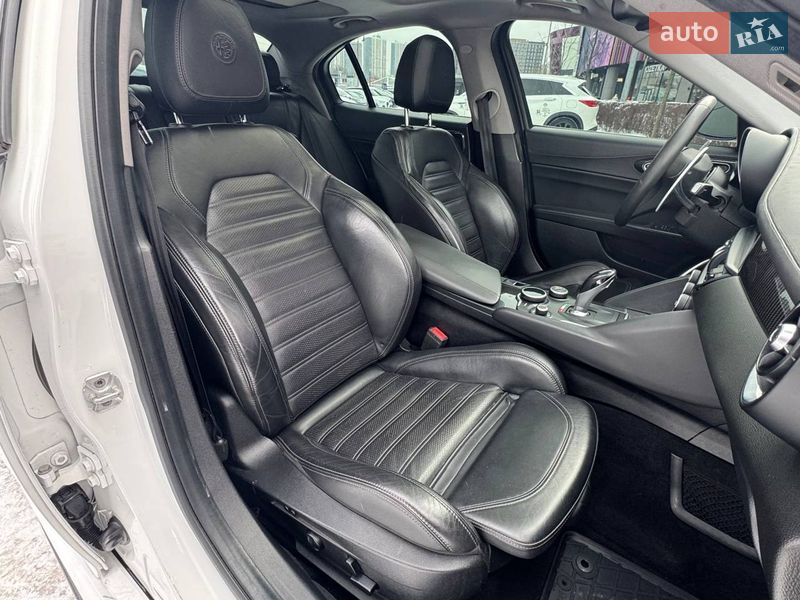 Седан Alfa Romeo Giulia 2019 в Киеве