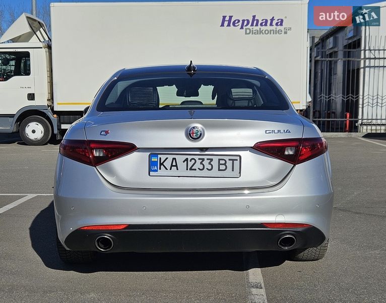 Седан Alfa Romeo Giulia 2018 в Киеве