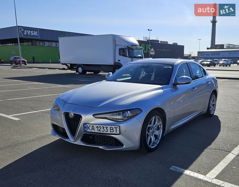 Седан Alfa Romeo Giulia 2018 в Киеве