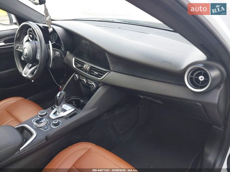 Седан Alfa Romeo Giulia 2022 в Львове