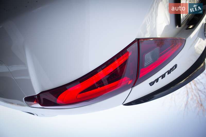 Седан Alfa Romeo Giulia 2020 в Киеве фото 45 Седан Alfa Romeo Giulia 2020 в Киеве