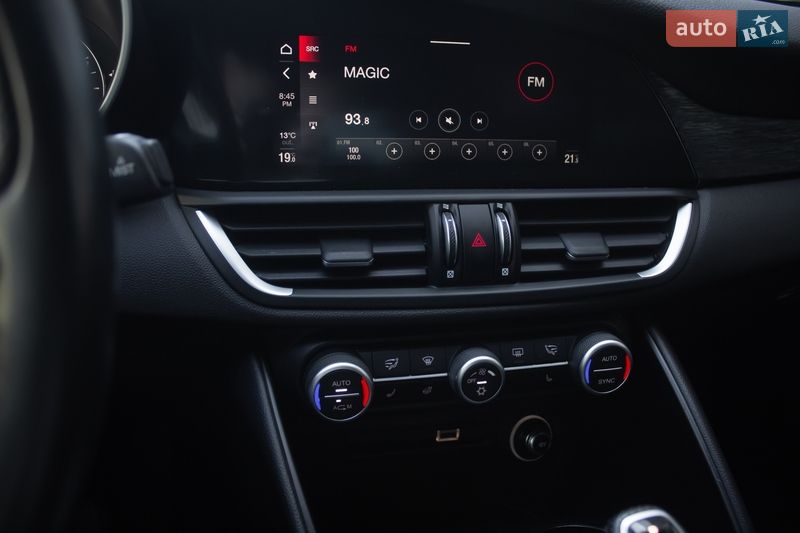 Седан Alfa Romeo Giulia 2020 в Киеве фото 22 Седан Alfa Romeo Giulia 2020 в Киеве