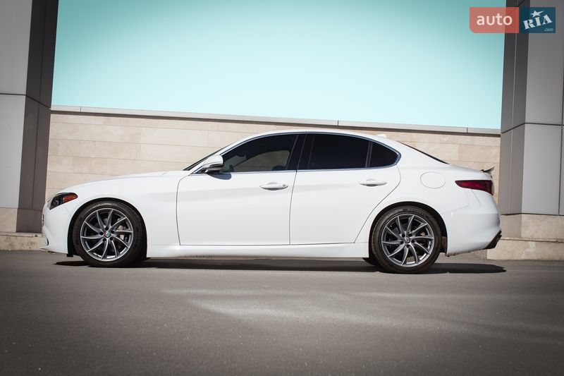 Седан Alfa Romeo Giulia 2020 в Киеве фото 5 Седан Alfa Romeo Giulia 2020 в Киеве
