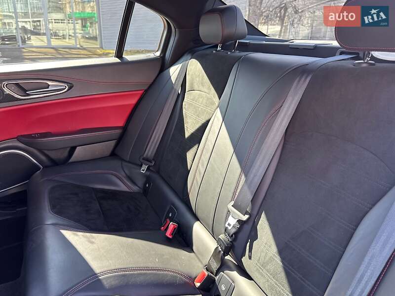 Седан Alfa Romeo Giulia 2017 в Киеве