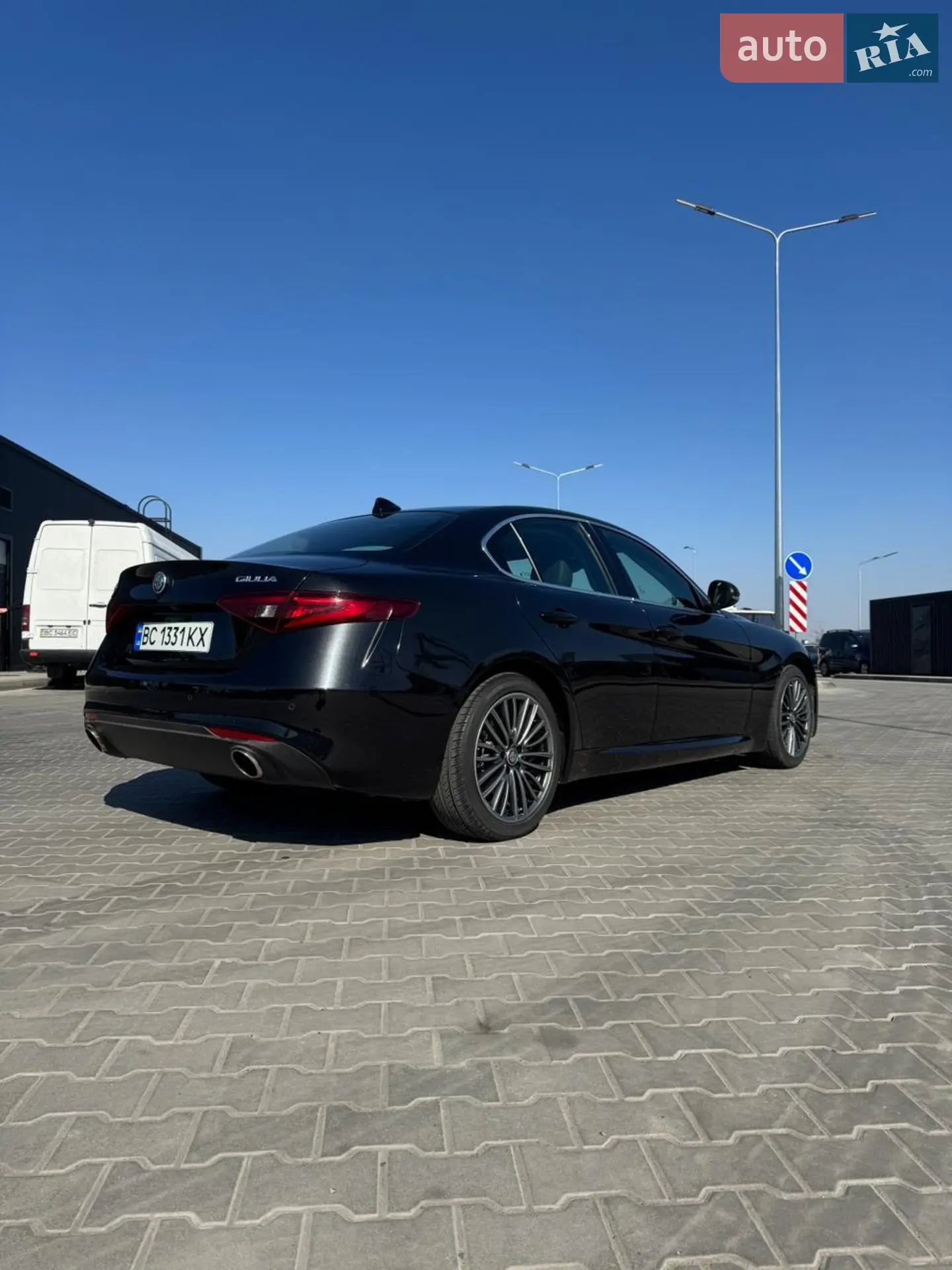 2016 Alfa Romeo Giulia - мініатюра 3