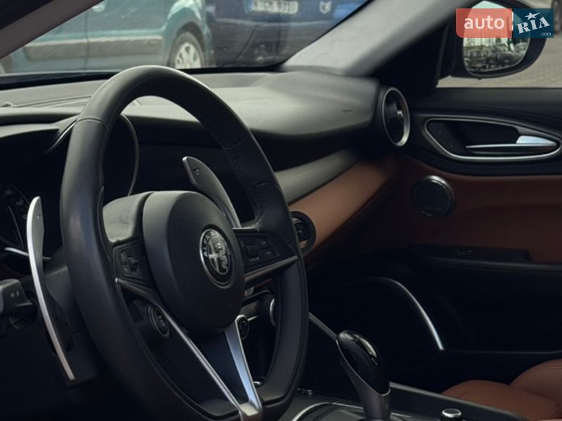 Седан Alfa Romeo Giulia 2018 в Тернополе фото 20 Седан Alfa Romeo Giulia 2018 в Тернополе