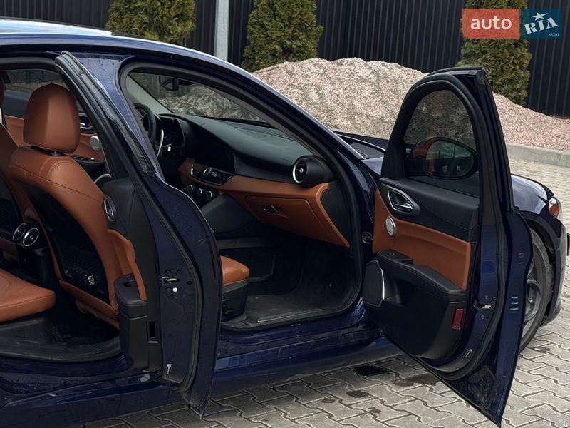Седан Alfa Romeo Giulia 2018 в Тернополе фото 25 Седан Alfa Romeo Giulia 2018 в Тернополе