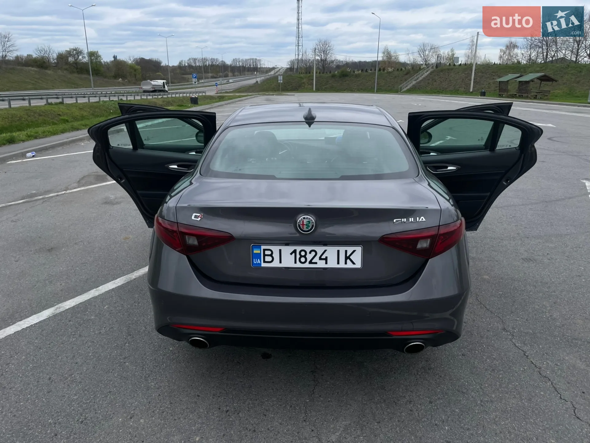 2018 Alfa Romeo Giulia - мініатюра 2
