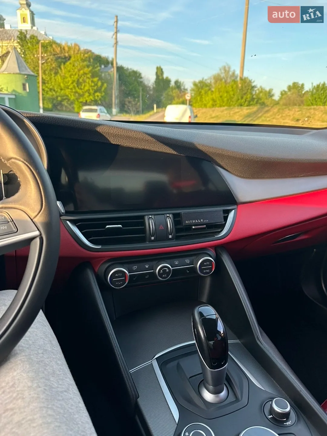 2017 Alfa Romeo Giulia - мініатюра 13