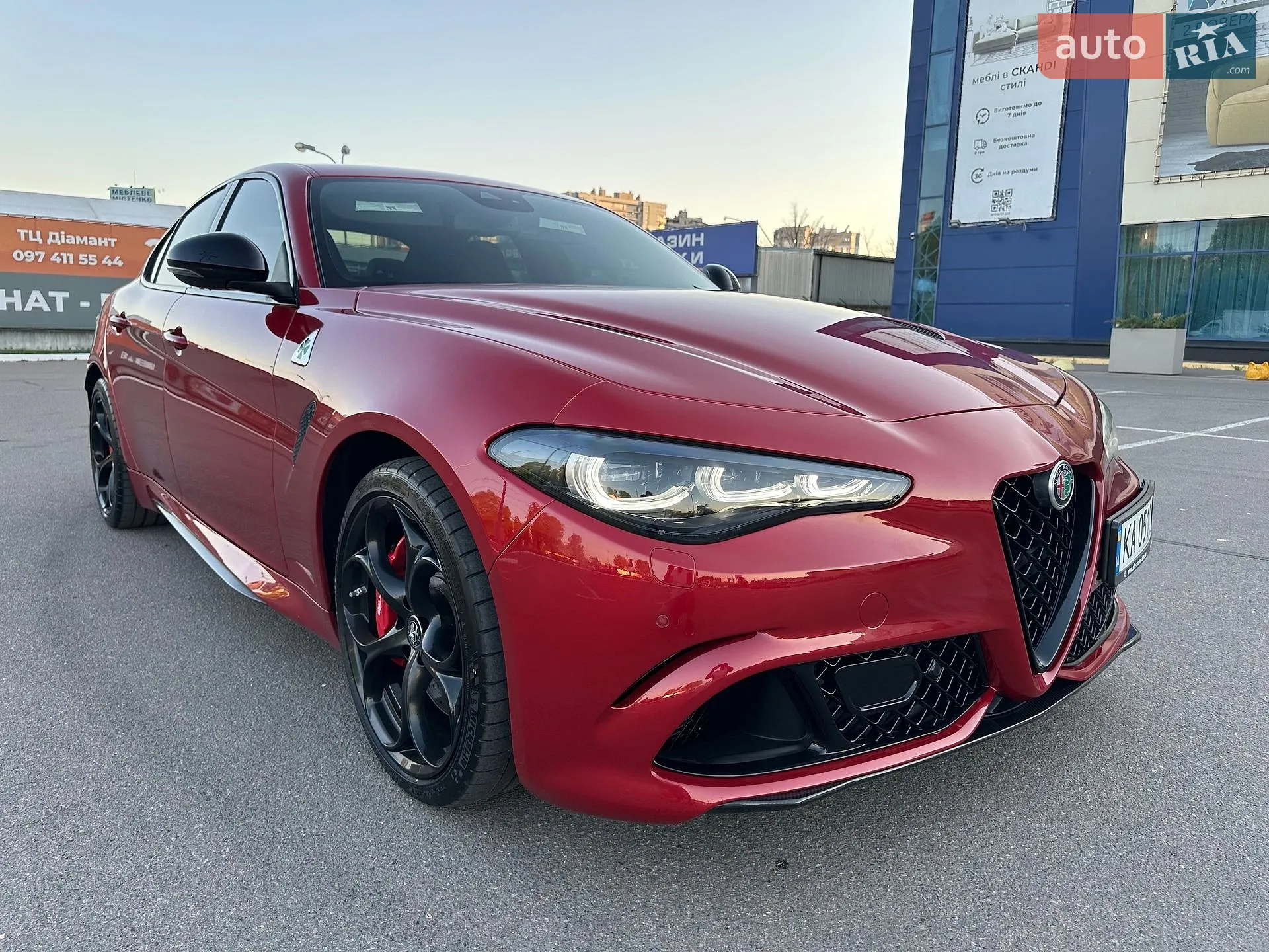 2017 Alfa Romeo Giulia - мініатюра 12
