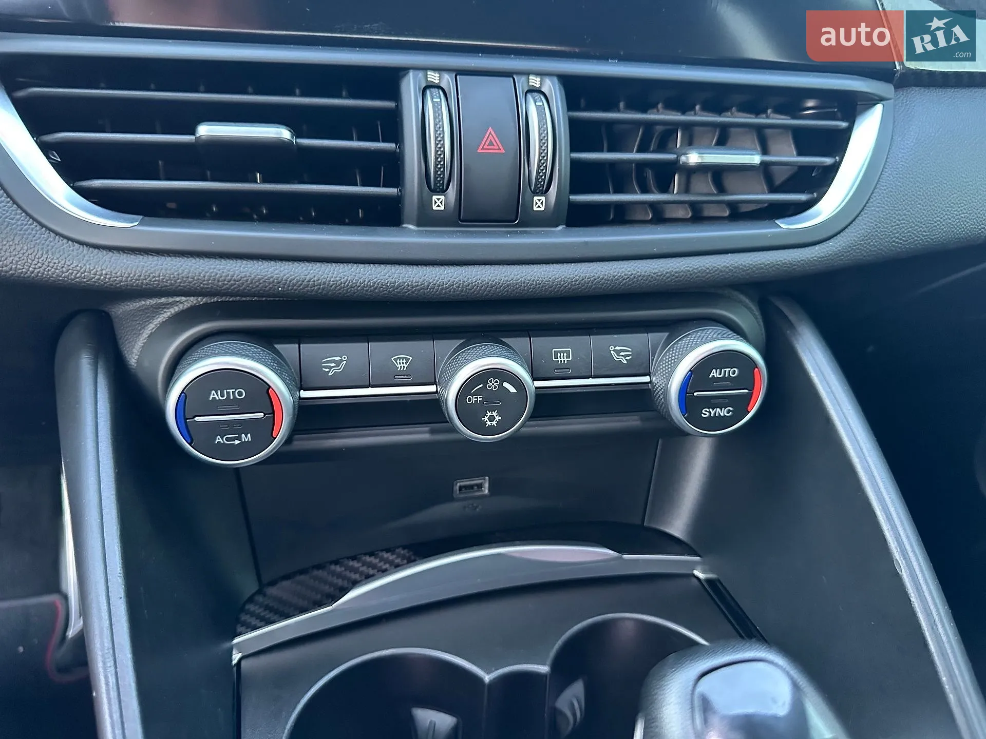 2017 Alfa Romeo Giulia - мініатюра 44