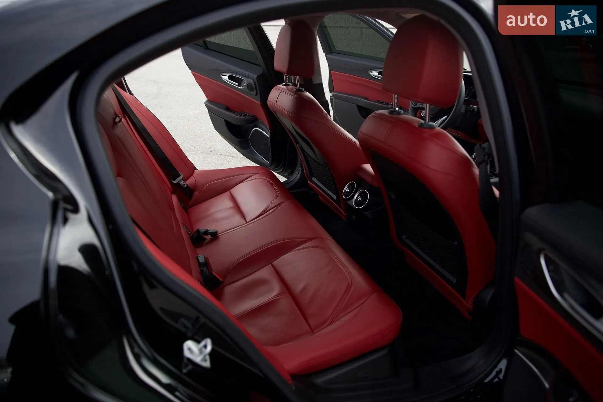2020 Alfa Romeo Giulia - мініатюра 13