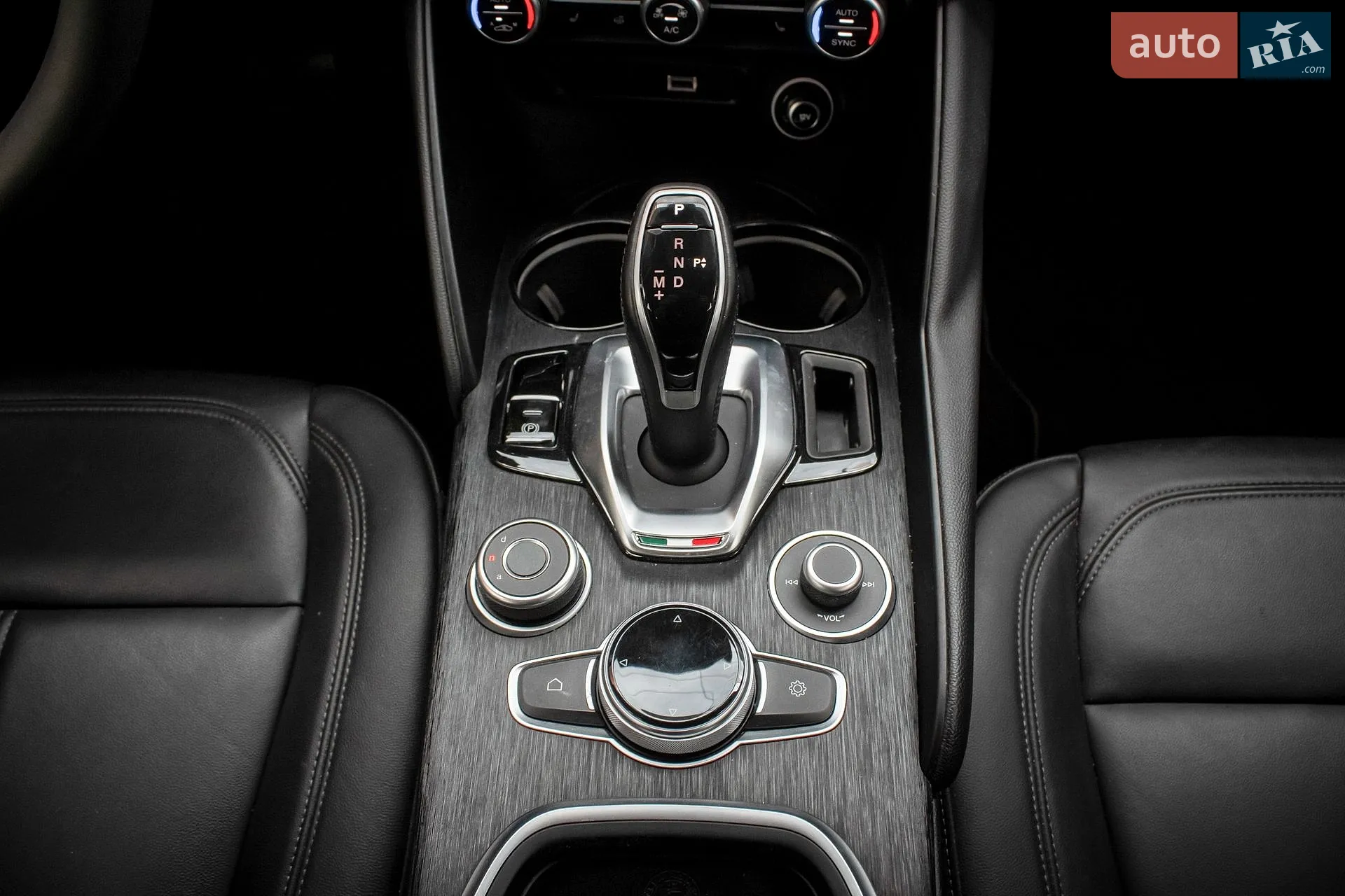 2020 Alfa Romeo Giulia - мініатюра 21