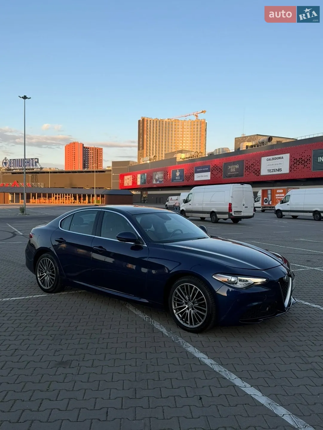 2017 Alfa Romeo Giulia - мініатюра 5