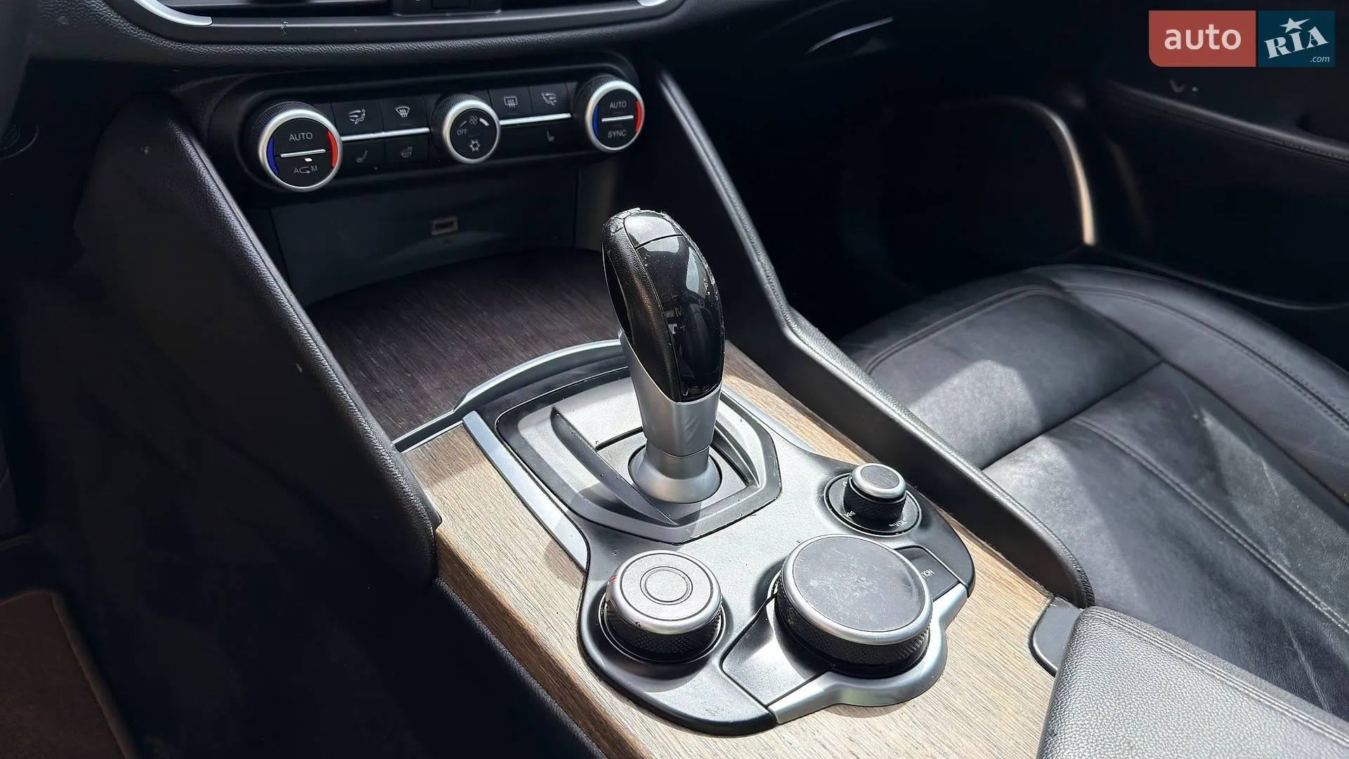 2017 Alfa Romeo Giulia - мініатюра 23