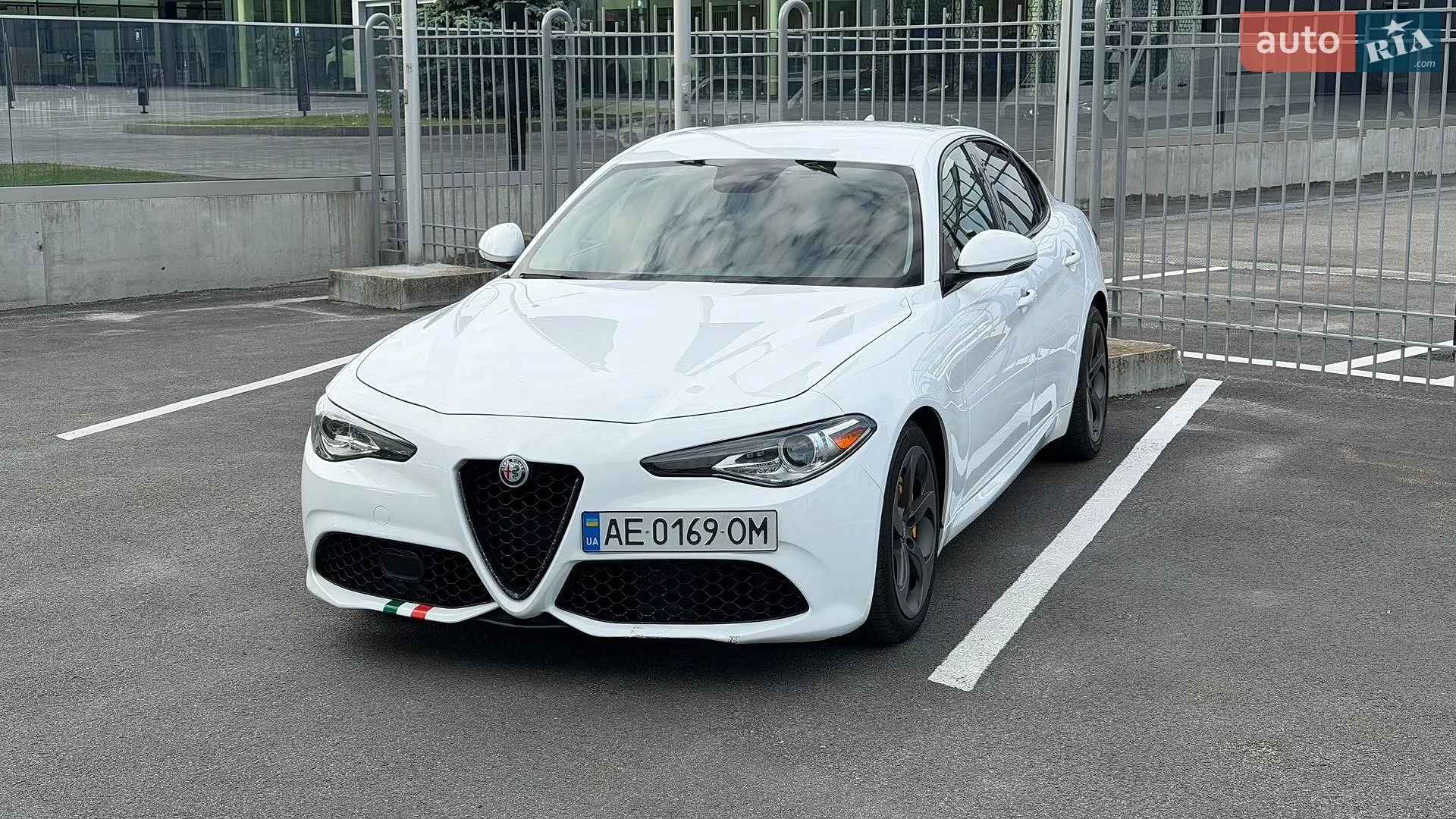 2017 Alfa Romeo Giulia - мініатюра 4