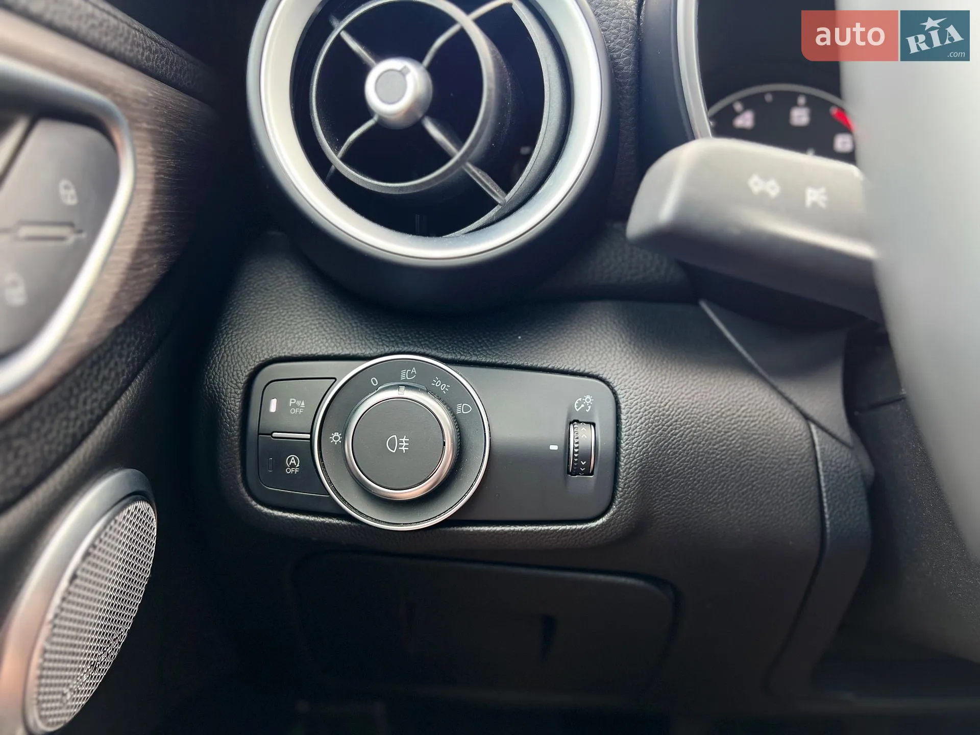 2018 Alfa Romeo Giulia - мініатюра 33