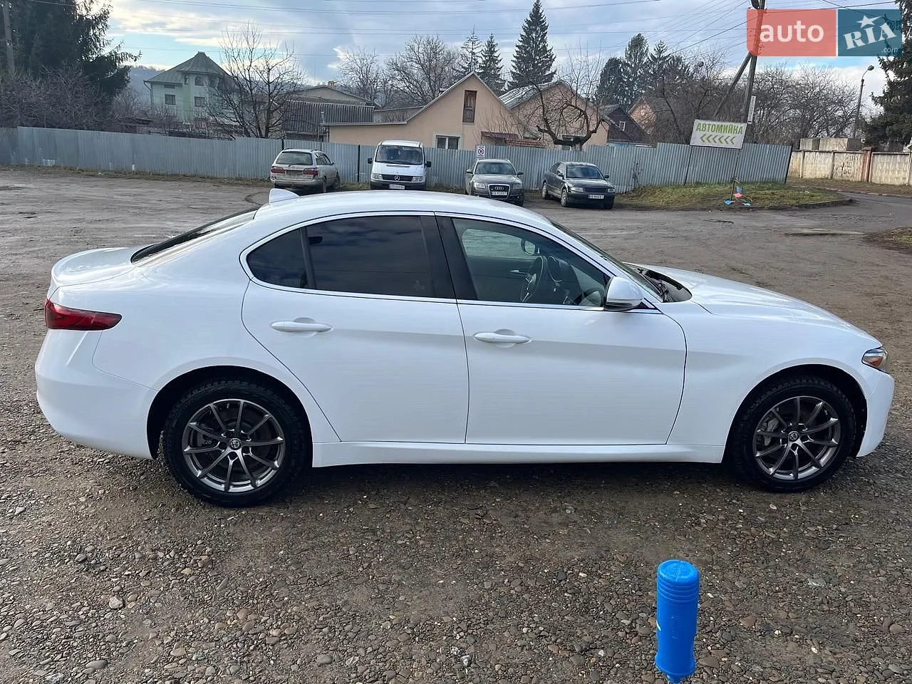 2017 Alfa Romeo Giulia - мініатюра 9