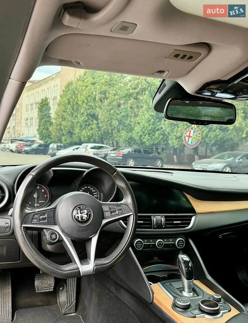 2016 Alfa Romeo Giulia - мініатюра 12
