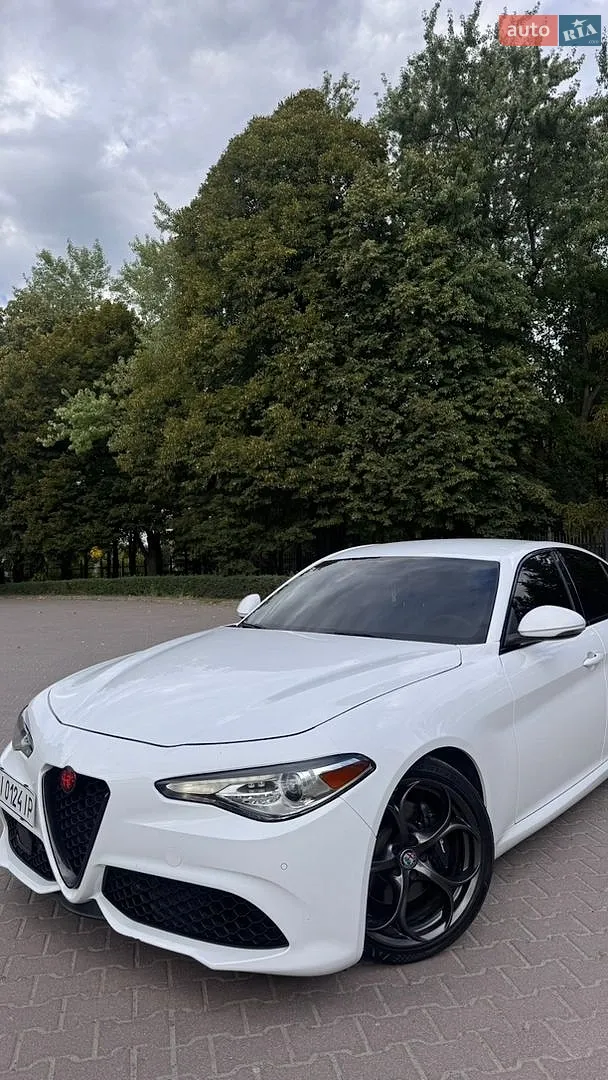 2018 Alfa Romeo Giulia - фото 1