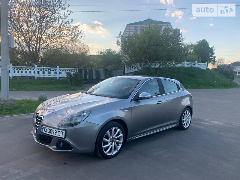 Хэтчбек Alfa Romeo Giulietta 2010 в Киеве