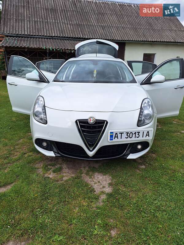 Хэтчбек Alfa Romeo Giulietta 2010 в Дрогобыче