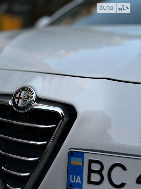 Хетчбек Alfa Romeo Giulietta 2011 в Львові