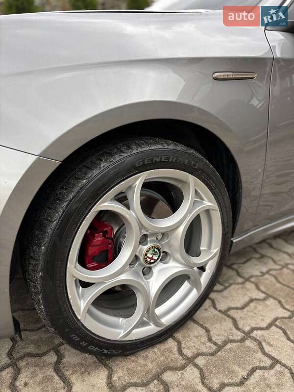 Хэтчбек Alfa Romeo Giulietta 2010 в Стрые