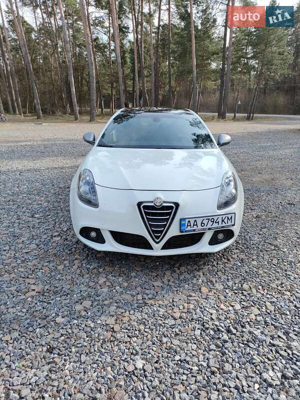 Хэтчбек Alfa Romeo Giulietta 2013 в Бродах