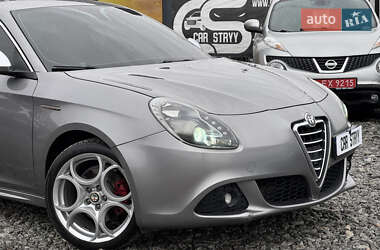 Хэтчбек Alfa Romeo Giulietta 2010 в 