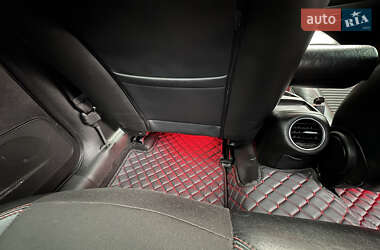Хэтчбек Alfa Romeo Giulietta 2010 в 