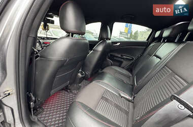 Хэтчбек Alfa Romeo Giulietta 2010 в 