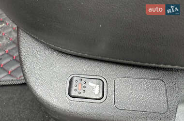 Хэтчбек Alfa Romeo Giulietta 2010 в 