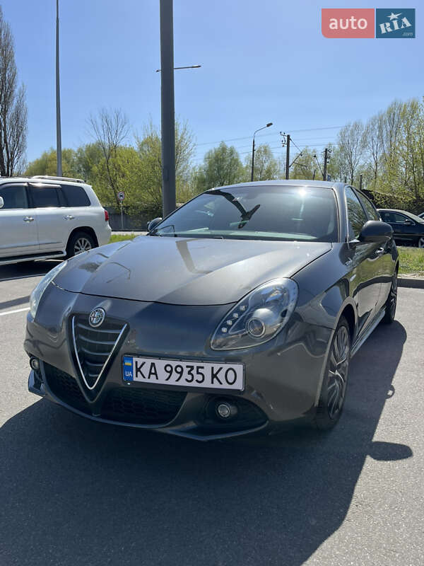 Хэтчбек Alfa Romeo Giulietta 2015 в Киеве