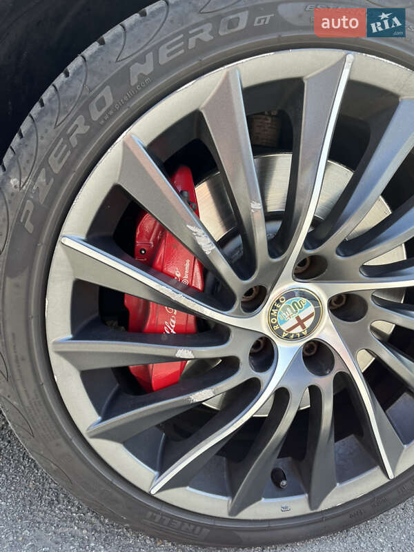 Хэтчбек Alfa Romeo Giulietta 2015 в Киеве