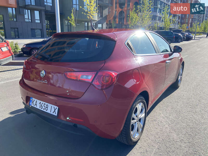 Хэтчбек Alfa Romeo Giulietta 2012 в Киеве
