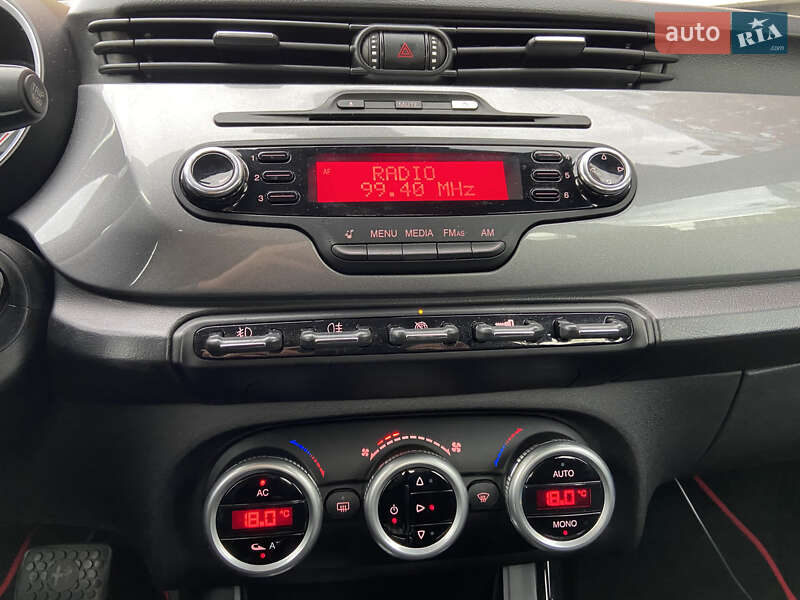 Хэтчбек Alfa Romeo Giulietta 2012 в Киеве