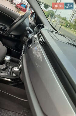 Хэтчбек Alfa Romeo Giulietta 2011 в 
