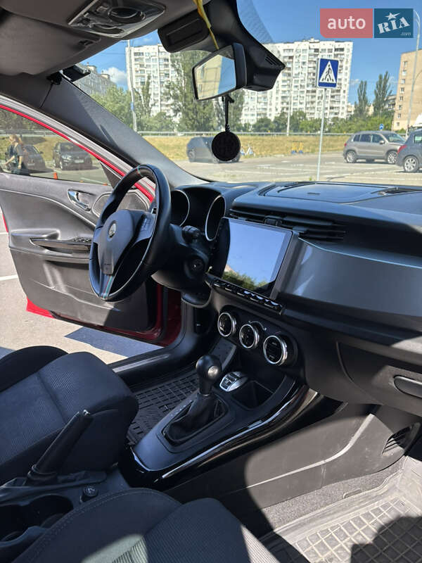 Хэтчбек Alfa Romeo Giulietta 2012 в Киеве