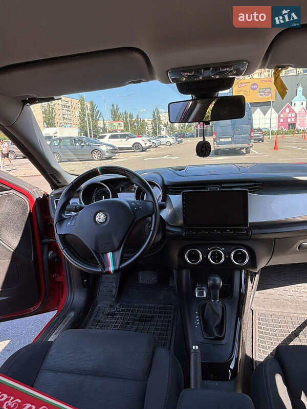 Хэтчбек Alfa Romeo Giulietta 2012 в Киеве