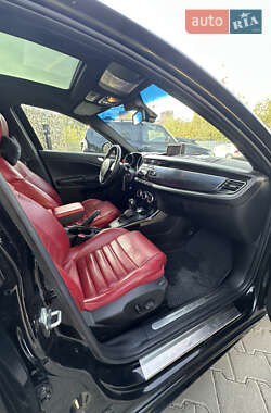 Хэтчбек Alfa Romeo Giulietta 2013 в 