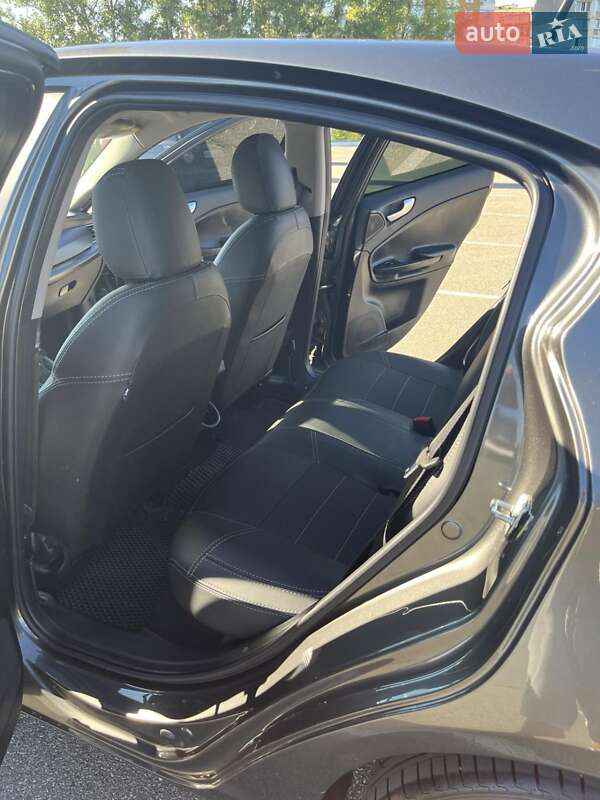 Хетчбек Alfa Romeo Giulietta 2012 в Києві фото 18 Хетчбек Alfa Romeo Giulietta 2012 в Києві