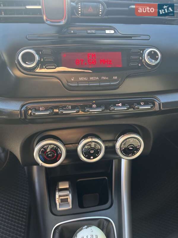 Хетчбек Alfa Romeo Giulietta 2012 в Києві фото 23 Хетчбек Alfa Romeo Giulietta 2012 в Києві