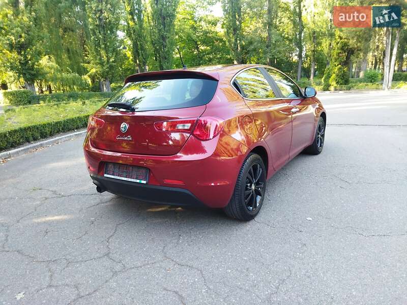 Хэтчбек Alfa Romeo Giulietta 2012 в Киеве