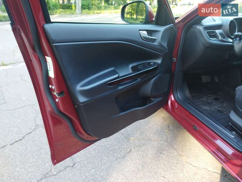 Хэтчбек Alfa Romeo Giulietta 2012 в Киеве