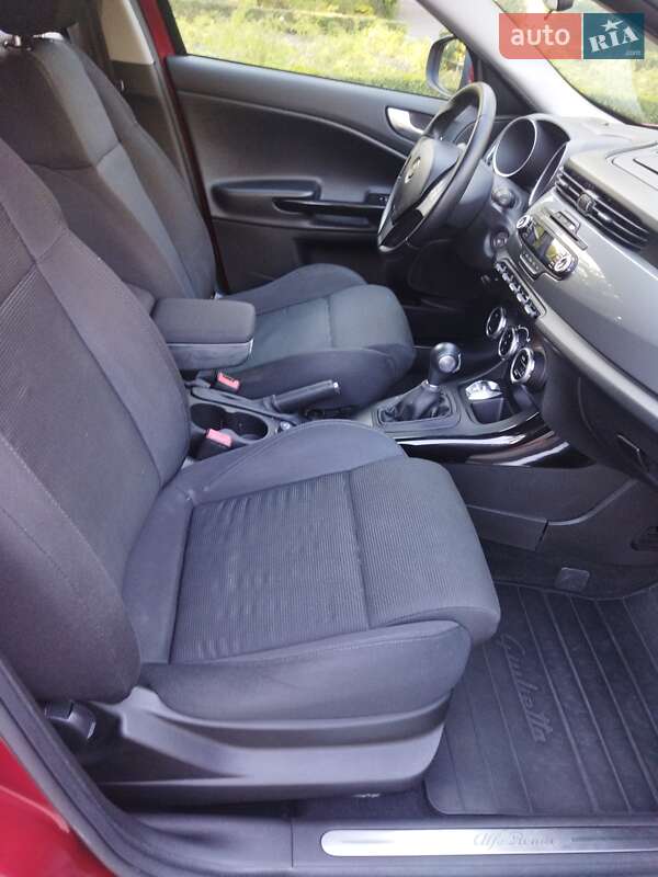 Хэтчбек Alfa Romeo Giulietta 2012 в Киеве
