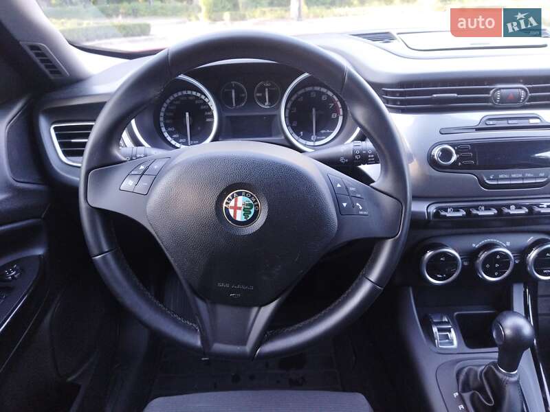 Хэтчбек Alfa Romeo Giulietta 2012 в Киеве