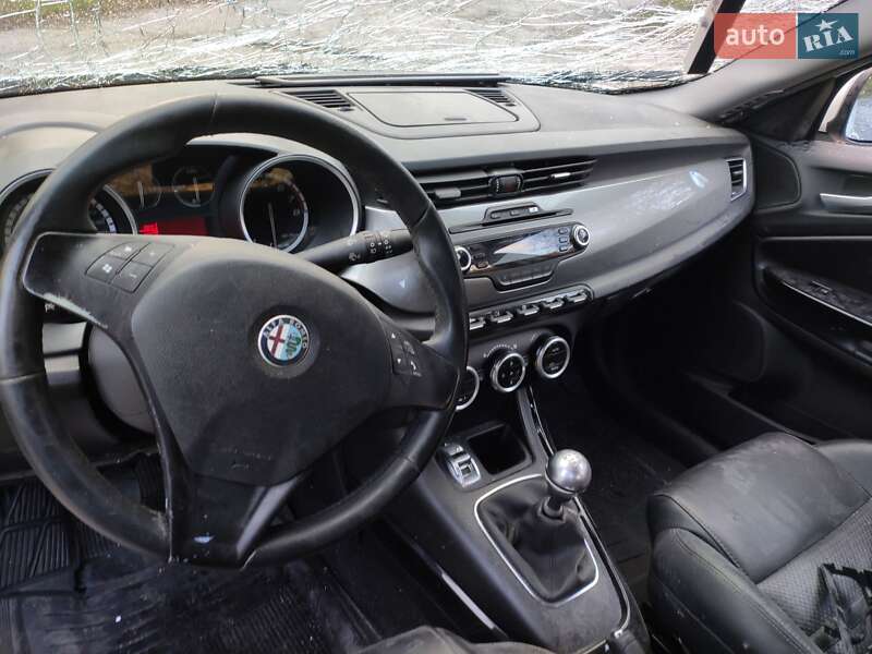 Хэтчбек Alfa Romeo Giulietta 2010 в Ровно фото 4 Хэтчбек Alfa Romeo Giulietta 2010 в Ровно